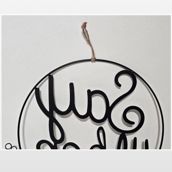 New Room & Retreat Wall Décor “Say When” Black Metal Circle Sign Bar Large - Picture 7 of 14